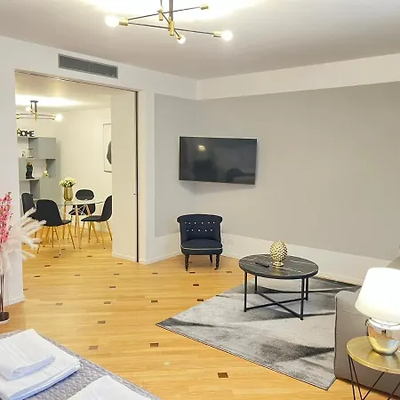 Royal - Centro Duomo Apartman