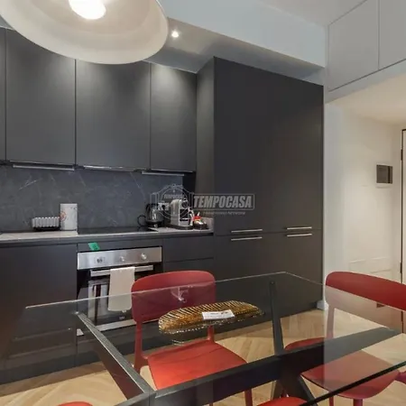 Milano: Incantevole In Pieno Centro - Fancy Yellow Apartment