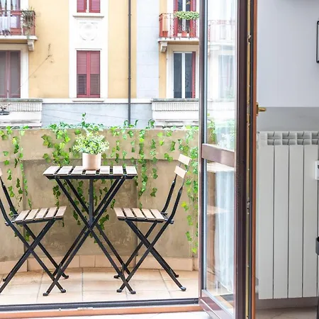 A 10 Min Dal Duomo - Trilocale Moderno Con 3 Letti E 2 Bagni In Citta Studi 밀라노