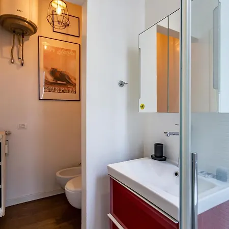 Apartment Isola Cozy Studio - M3 Maciachini & Zara Underground Milan
