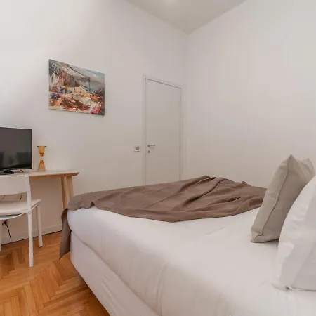 Apartamento The Rent - Spacious Three-bedroom In Moscova