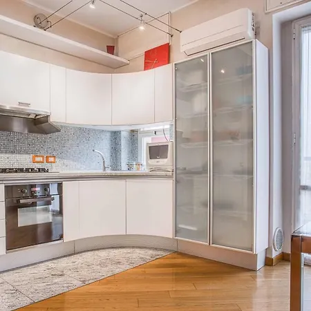דירה Joivy Vibrant Flat With Balcony