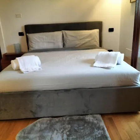 Apartment Casa Atene Milan