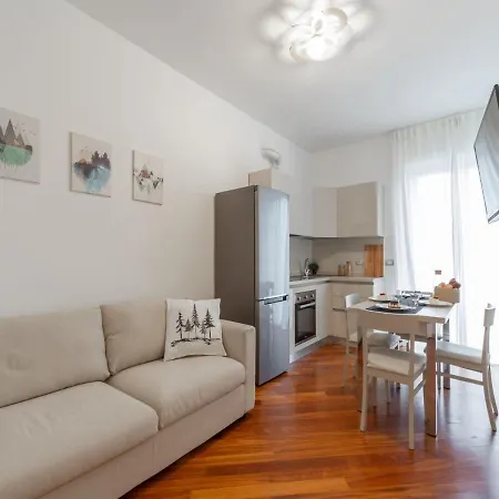 The Rent - Sunny Two-bedroom In Piazzale Loreto * Milan