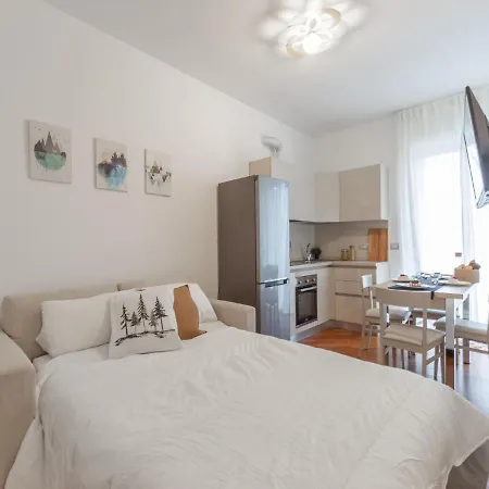 The Rent - Sunny Two-bedroom In Piazzale Loreto Milan