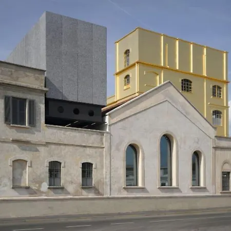 Apartment Typical Courtyard House -fondazione Prada District *