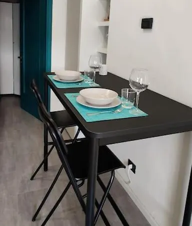 Monolocale Nuovo In Centralissimo Palazzo Storico Milan