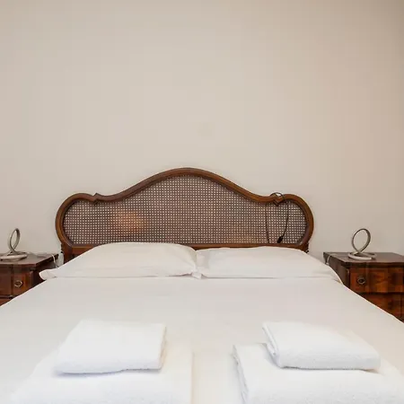 I Host - Ande 12 Milano