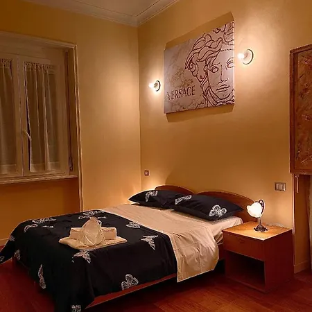 Apartment Easy Italy Balcony Mailand