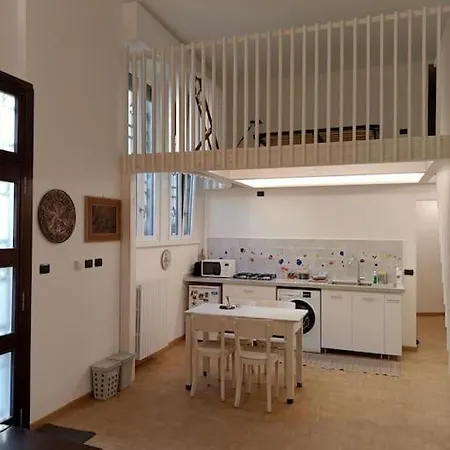 Silenzioso Loft Vicino Alla Stazione Centrale Daire *