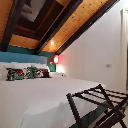 Mercanti Attic Version * Milano