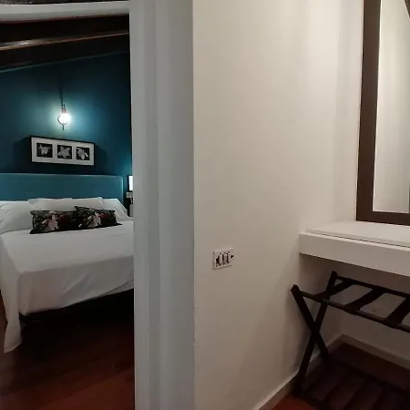 Daire Mercanti Attic Version Milano