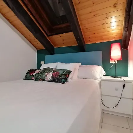 Mercanti Attic Version Daire Milano