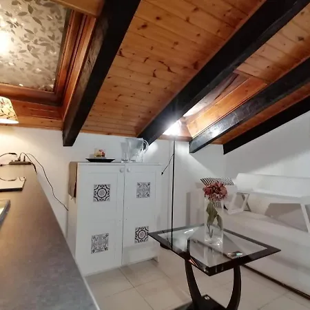 Daire Mercanti Attic Version Milano