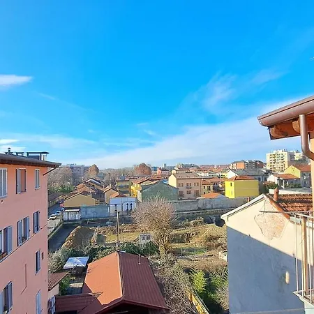 Gorla Skyline - Floor Apartment Milan