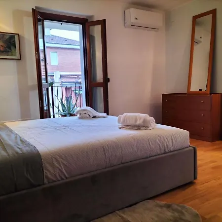 Big Bright Flat In Close To Loreto Square *