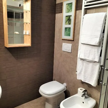 Big Bright Flat In Close To Loreto Square 公寓 *