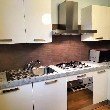 Big Bright Flat In Close To Loreto Square 公寓 *