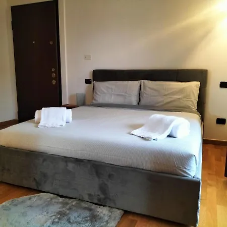 Lägenhet Big Bright Flat In Close To Loreto Square Milano