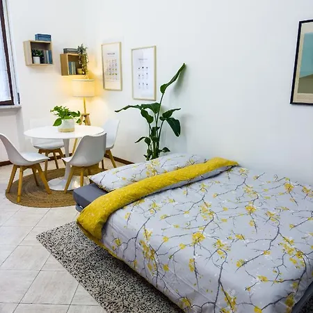 Litta's Flat In Affori - 3 Mins Walk From Mm3 Milán