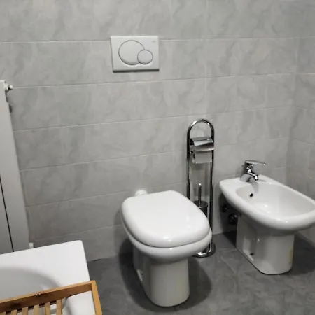 Big Bright Flat In Close To Loreto Square 公寓 *