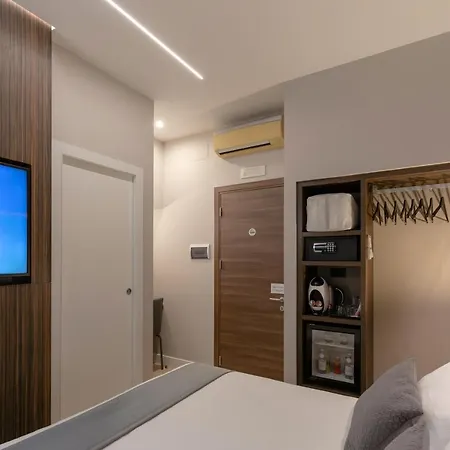 Hotel Ah - Duomo Essence