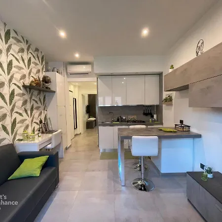 R39 Modern With Private Parking *