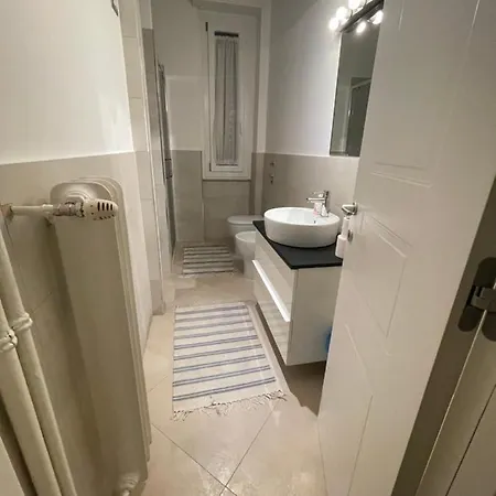 Apartment Easy Italy Balcony *