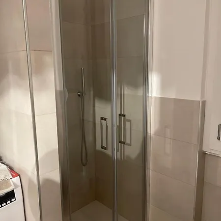 Easy Italy Balcony Mailand