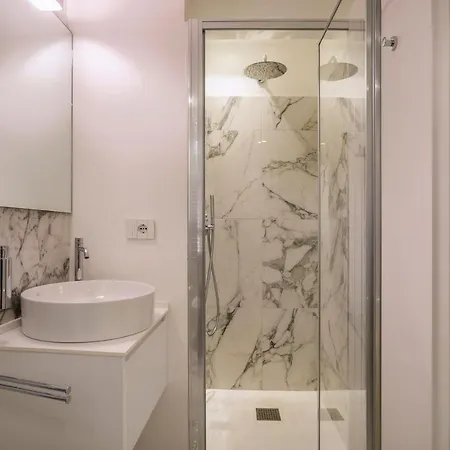 Apartment Luxury Gem-hosted By Sweetstay