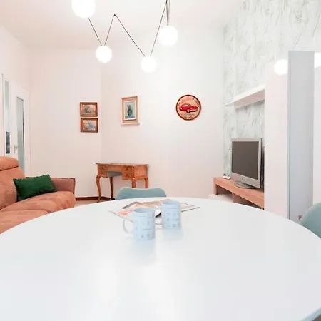 Uguzzone 21 Daire Milano