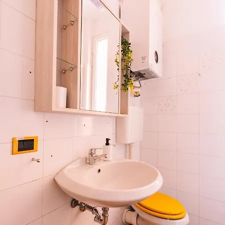 San Siro-duomo Wi-fi & Netflix Apartment Milan