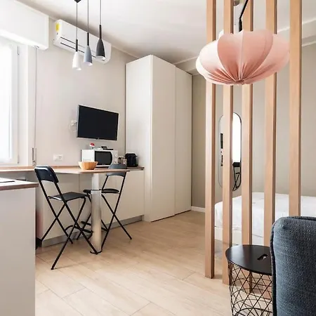 アパート La Petite Maison Sur Le Toit ミラノ