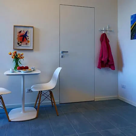 Bnbutler - Schiaparelli * Milánó