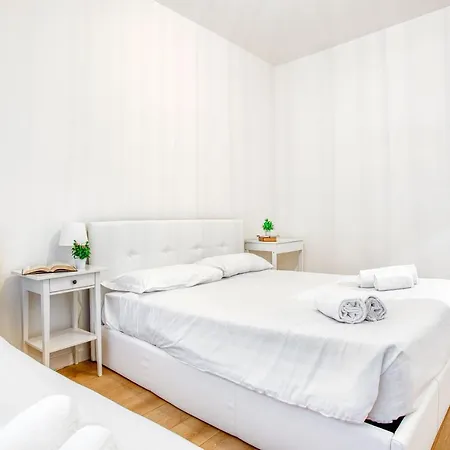 Joivy Warm And Inviting Flat With Balcony アパート *