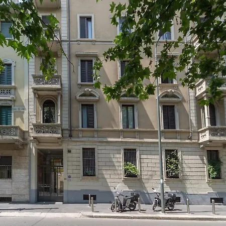 The House On The Boulevard * Milan