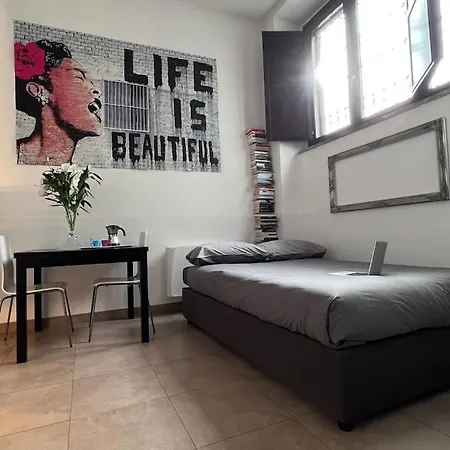 Life Is Beautiful Design Loft Navigli Romolo, Netflix, Wifi, Ac And Street Parking Apartment *