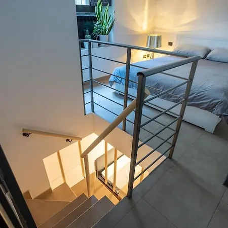 Life Is Beautiful Design Loft Navigli Romolo, Netflix, Wifi, Ac And Street Parking * Milan