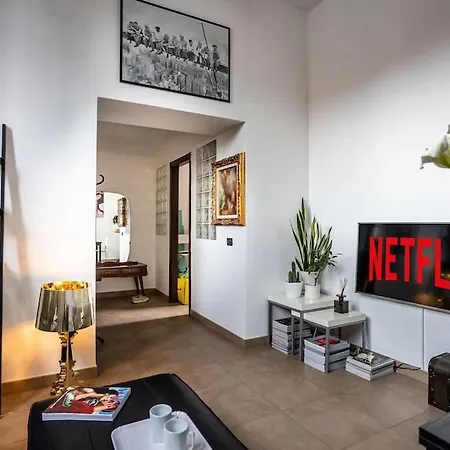 Life Is Beautiful Design Loft Navigli Romolo, Netflix, Wifi, Ac And Street Parking Apartment Milan
