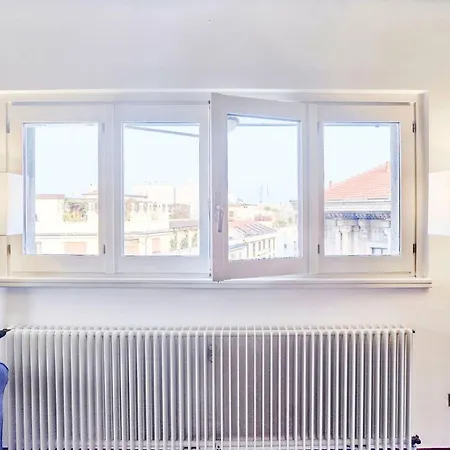 Splendid In The Historic Center Милан