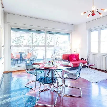 Duomo 10 Min Luxury • Terrazzo • Wi-fi • Netflix * Milan