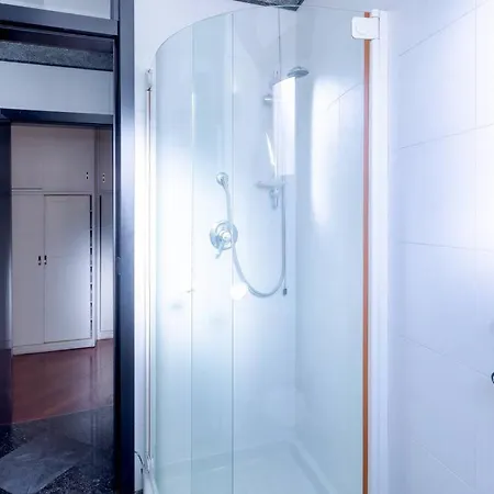 Apartment Duomo 10 Min Luxury • Terrazzo • Wi-fi • Netflix