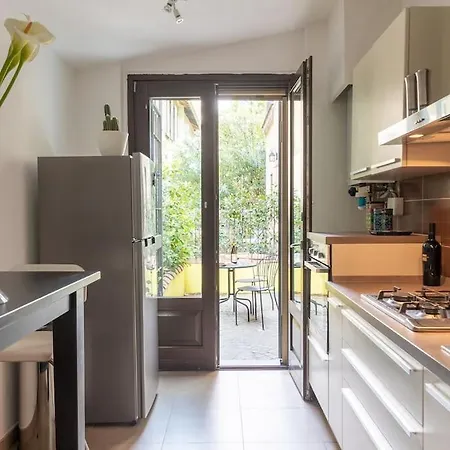 Apartamento Life Is Beautiful Design Loft Navigli Romolo, Smarttv, Wifi, Ac And Street Parking Milão