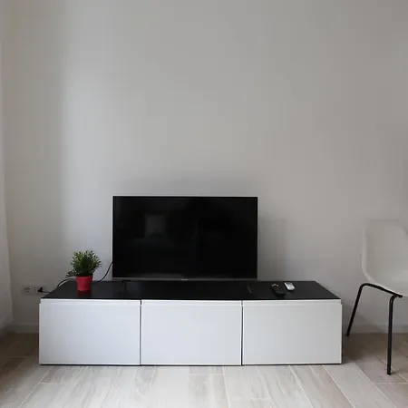 Lovely - Lovely Porta Romana Apartment *