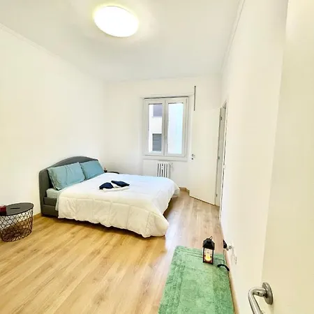 Camera Con Bagno Privato Interno - Zona Bocconi Maison d'hôtes