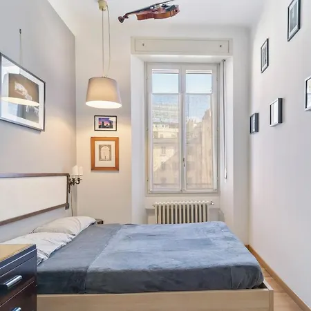 Joivy Warm Flat For 2 In Isola, 10 Min To Centre