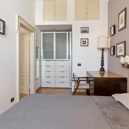 Joivy Warm Flat For 2 In Isola, 10 Min To Centre Milan