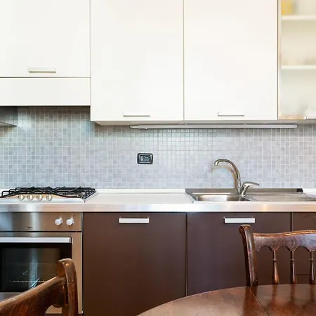 Joivy Warm Flat For 2 In Isola, 10 Min To Centre Milan