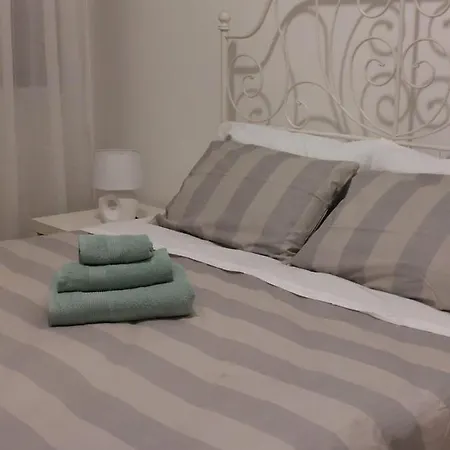 M.aurelio Red Apartment