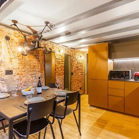 Luxury Loft Navigli, Duomo, Metro M2 A Due Passi Apartment *